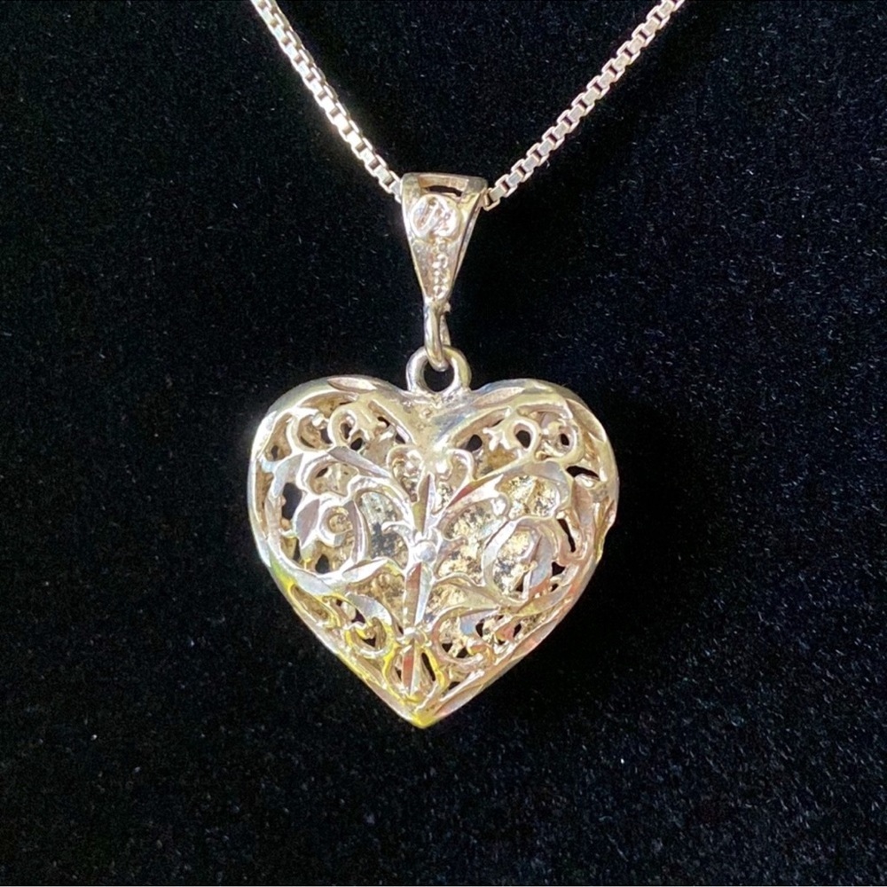 Valentines lovebirds Dove Vintage 925 silver lace heart pendant 24” box sterling